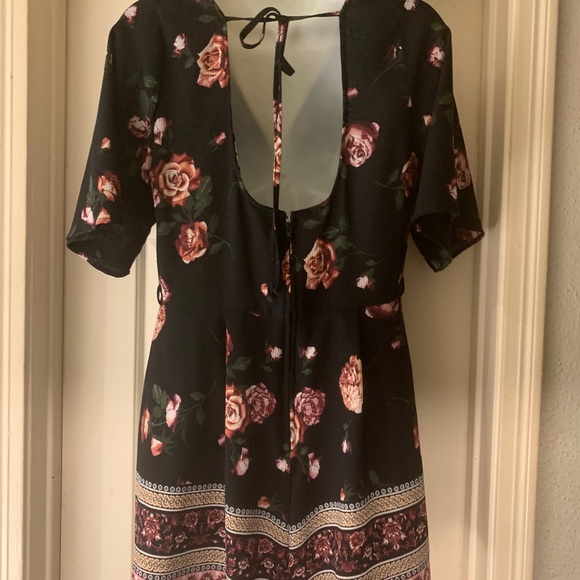 Trixxi Romper - Picture 5 of 7